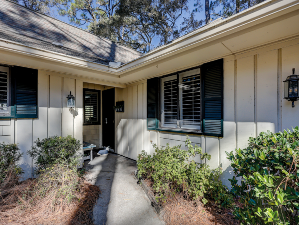 Coastal Retreat: Hilton Head Oasis with Heated Pool